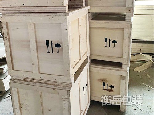 木箱