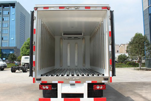 冷藏車廂板廂體保溫填充聚氨酯(圖1) 冷藏車廂板廂體保溫填充聚氨酯