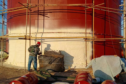 罐體聚氨酯發泡(圖2) 罐體聚氨酯發泡表面噴涂